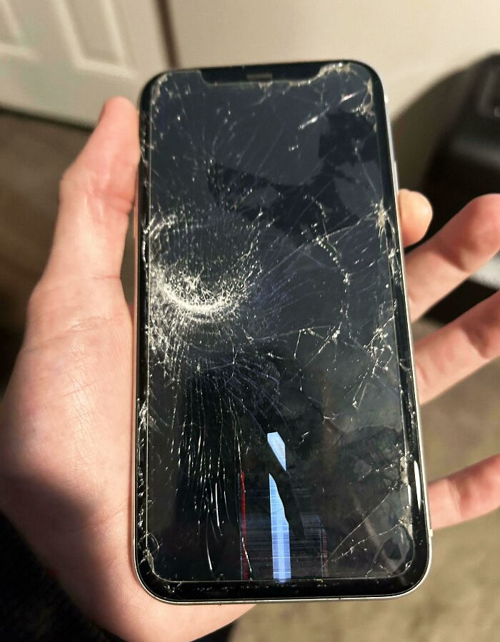 Mi madre me ha destrozado el móvil