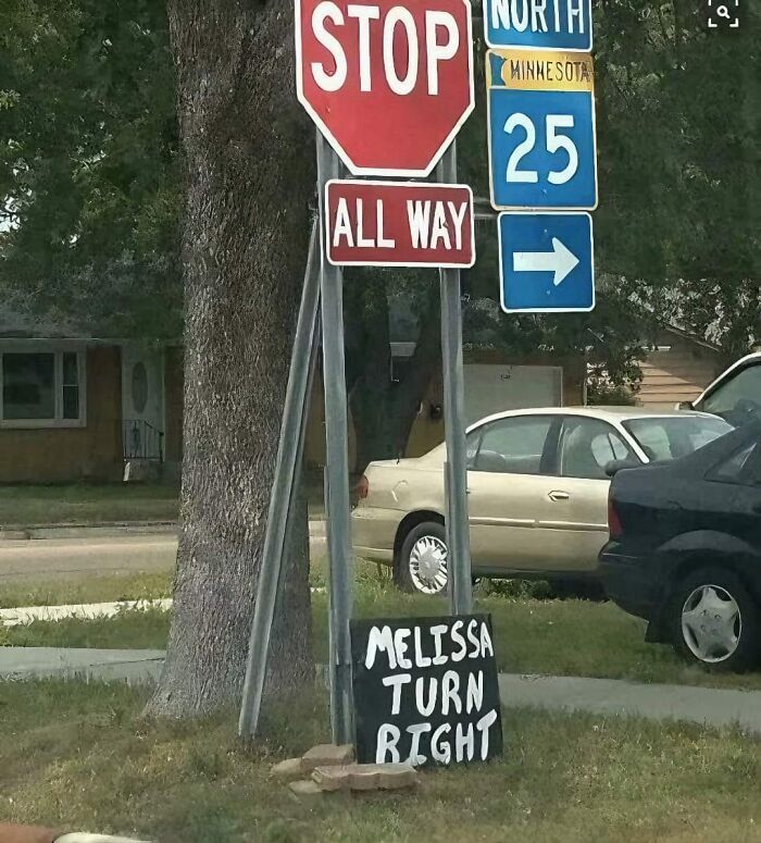 50 Of The Funniest And Most Baffling Signs That People Found In The Wild