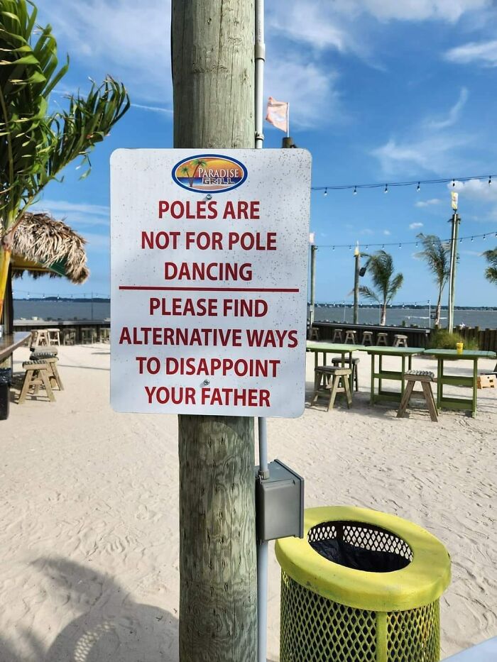 50 Of The Funniest And Most Baffling Signs That People Found In The Wild