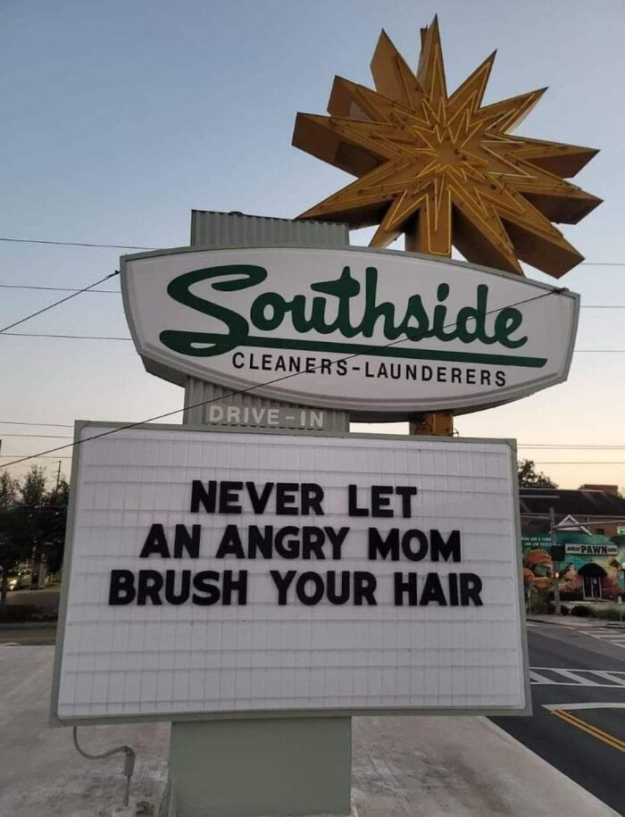 50 Of The Funniest And Most Baffling Signs That People Found In The Wild