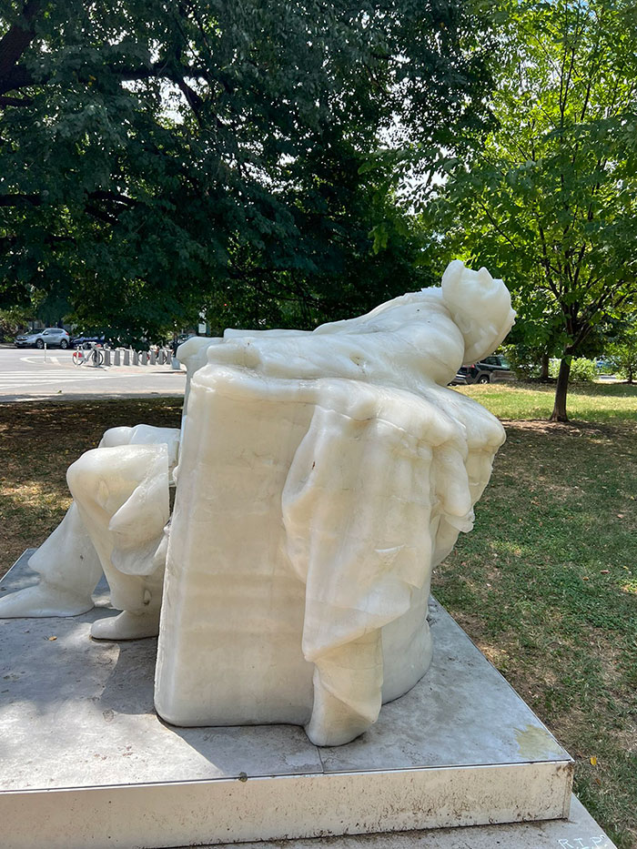 Quizá una escultura de cera de Lincoln no fue la mejor idea durante la primera semana de calor veraniego en DC