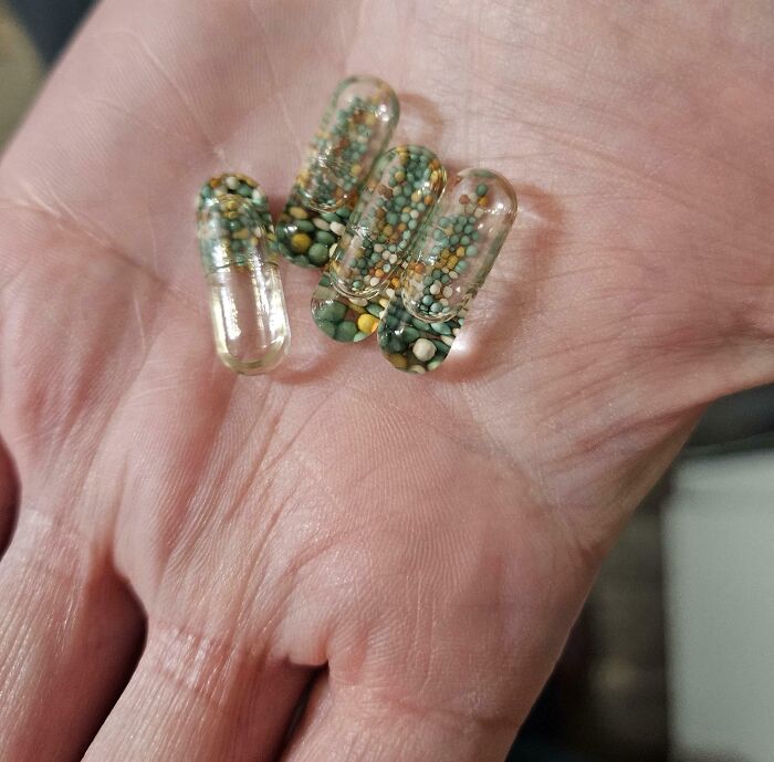 Las vitaminas de mi novia tienen perlitas dentro