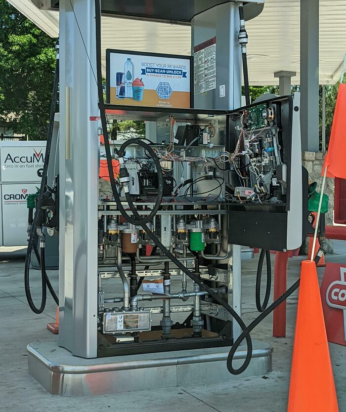Así es por dentro el surtidor de gasolina