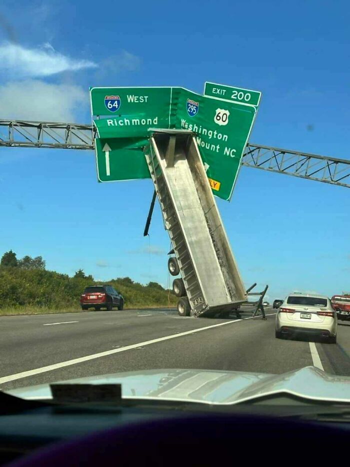 “Pics That Actually Go Hard”: 50 Of The Most Unhinged Posts