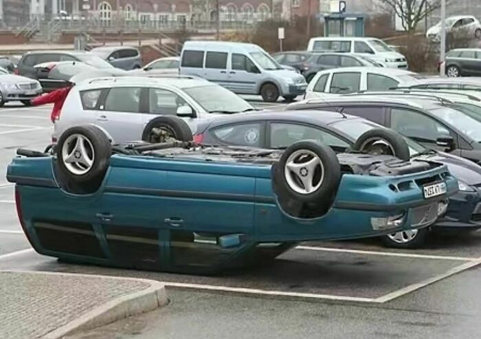 50 Of The Most Cursed Images For People Who Have A Higher Tolerance For Bizarreness (New Pics)