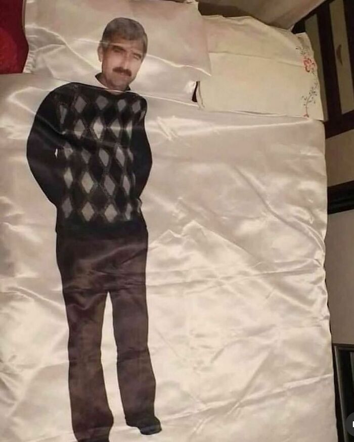 50 Of The Most Cursed Images For People Who Have A Higher Tolerance For Bizarreness (New Pics)