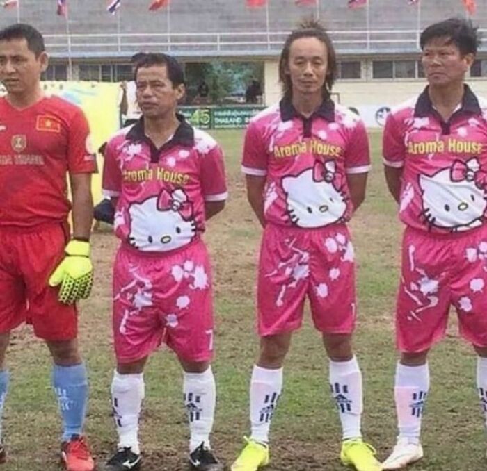 50 Of The Most Cursed Images For People Who Have A Higher Tolerance For Bizarreness (New Pics)
