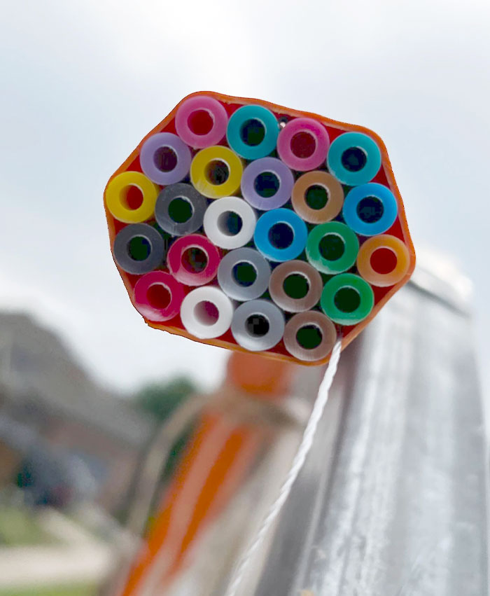 Así es un cable de fibra óptica por dentro