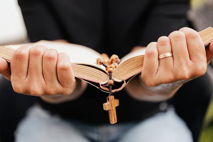 25 Parientes que hicieron algo tan desagradable que fueron repudiados por el resto de la familia