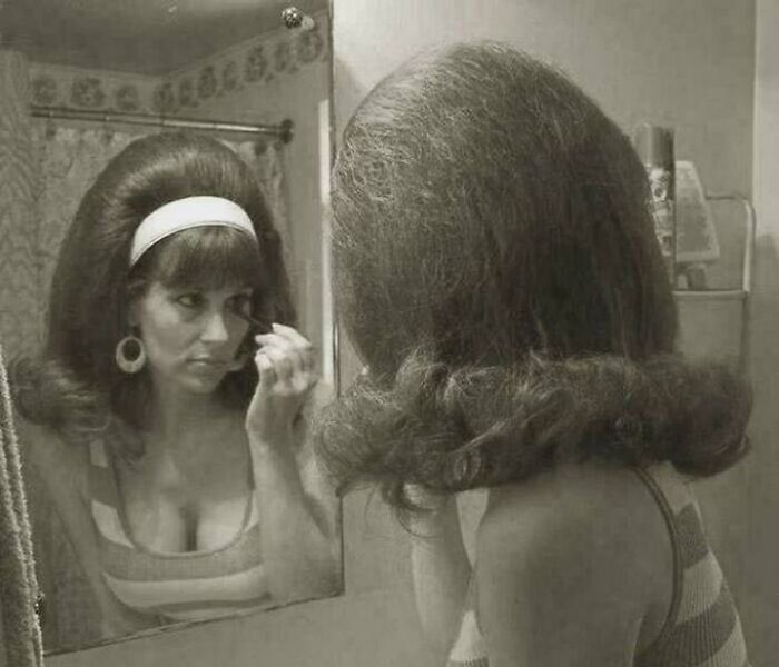 50 Women's Hairstyles From The 1960s That Range From Hilarious To Amazing