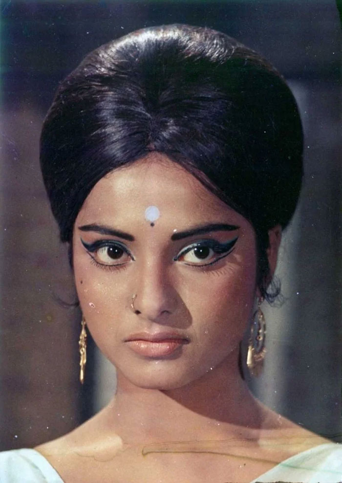 50 Women's Hairstyles From The 1960s That Range From Hilarious To Amazing