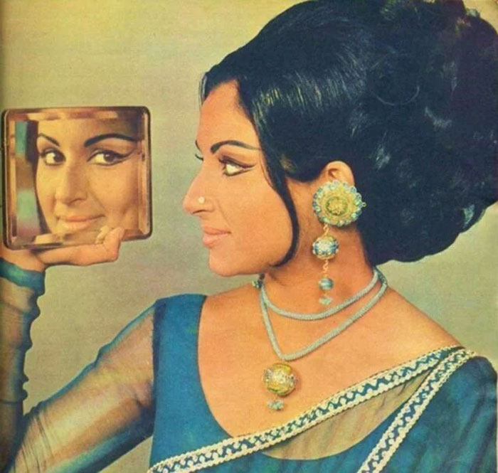 50 Women's Hairstyles From The 1960s That Range From Hilarious To Amazing