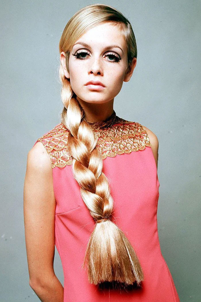 50 Women's Hairstyles From The 1960s That Range From Hilarious To Amazing