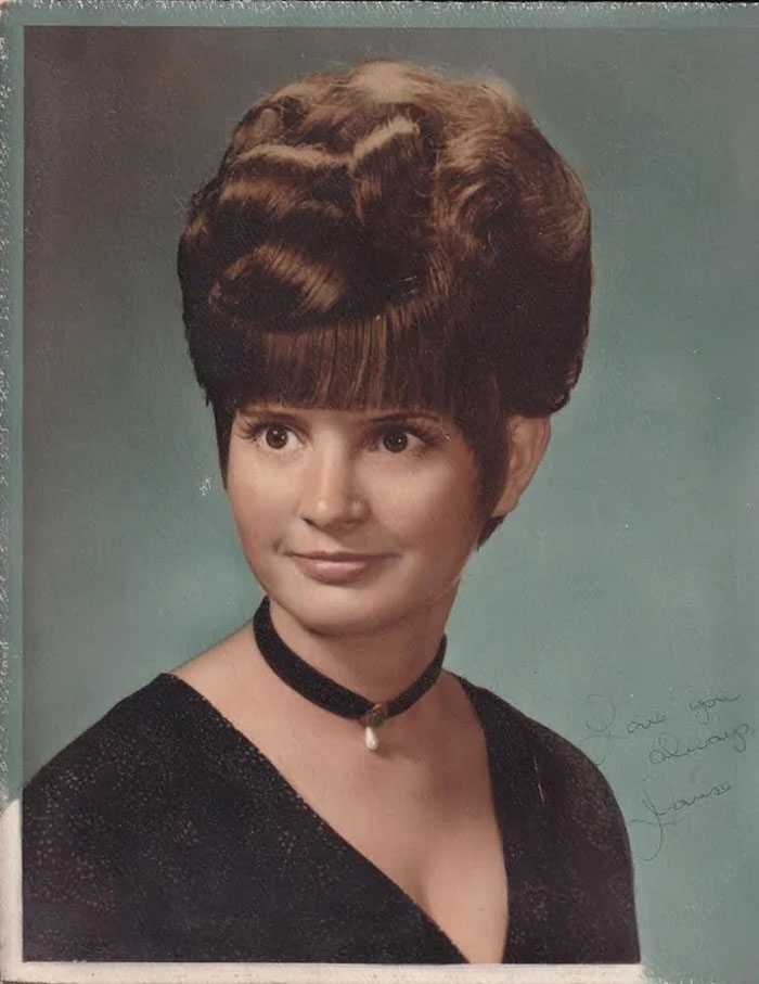 50 Women's Hairstyles From The 1960s That Range From Hilarious To Amazing