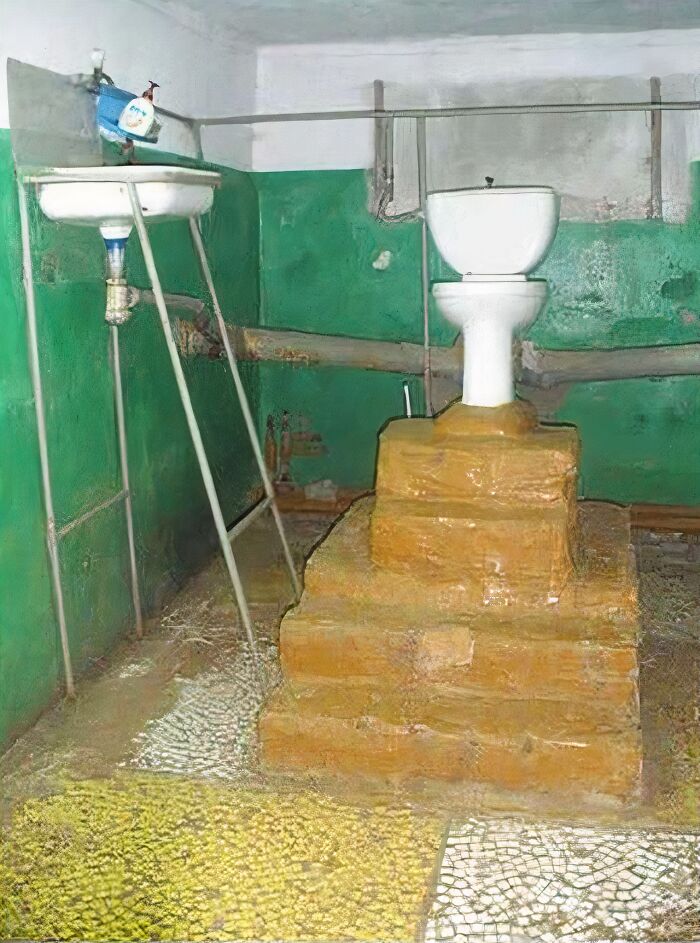 “Another Satisfied Client”: 30 Funny Times People Didn’t Even Try To Do Their Job Right