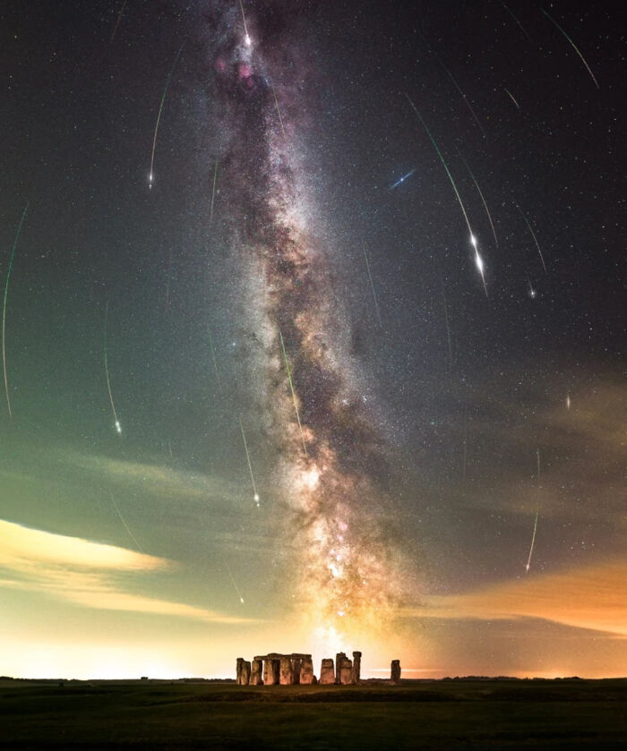 Las perseidas sobre Stonehenge