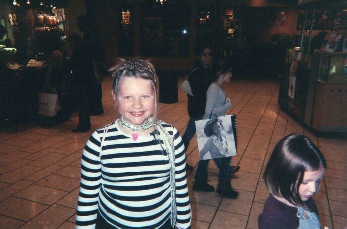 Me peinaron y maquillaron en Libby Lu en el centro comercial por mi cumpleaños. Pensé que me veía tan genial