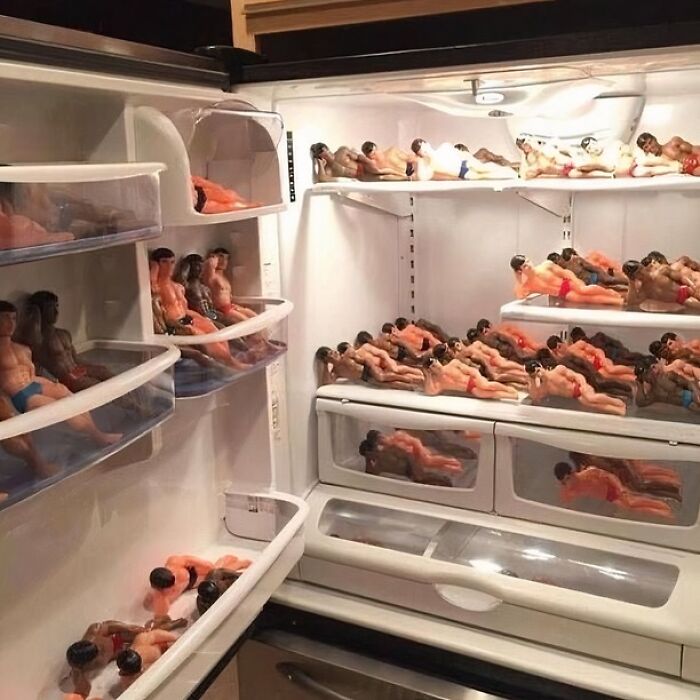 35 Times Reality Took A Dark, Hilarious Twist, Only To Be Encapsulated In Bizarre Pics