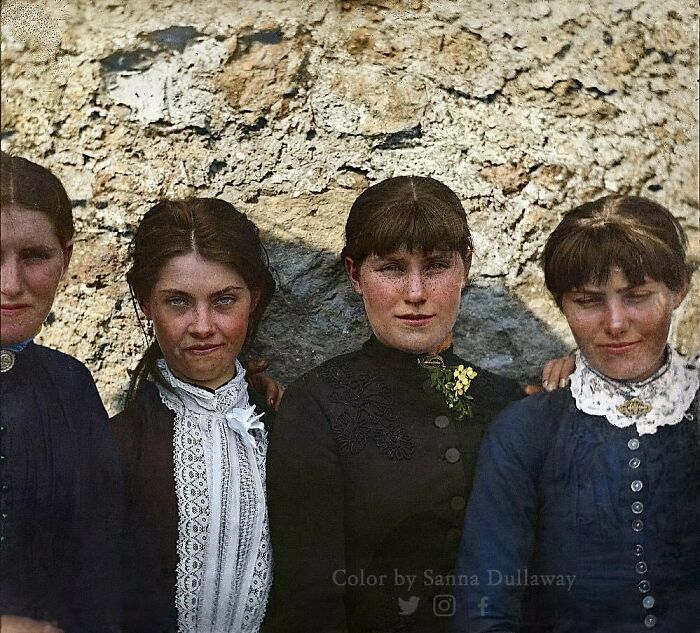 Las hermanas O'halloran se defendieron de los oficiales que desalojaron a su familia durante la guerra de las tierras irlandesa, 1887