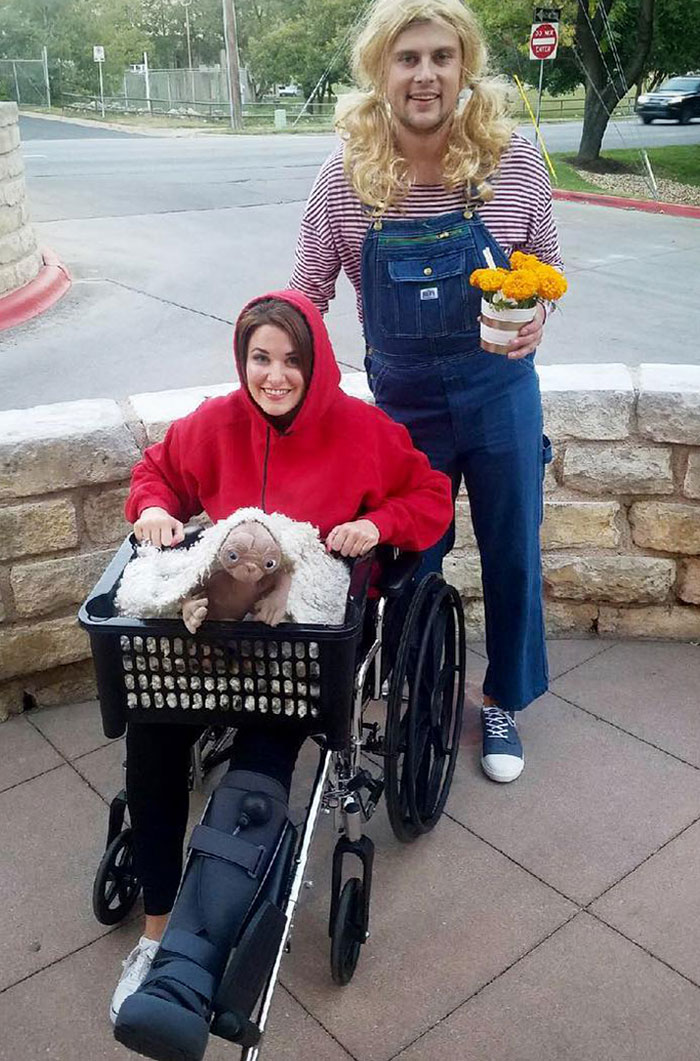 Feliz Halloween de parte de ET, Elliot y Gertie