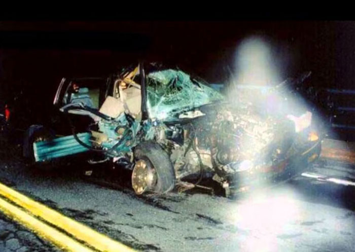 Se cree que la figura blanca de esta foto es una especie de ángel que observa a Rose Benvenuto, implicada en el accidente de coche.