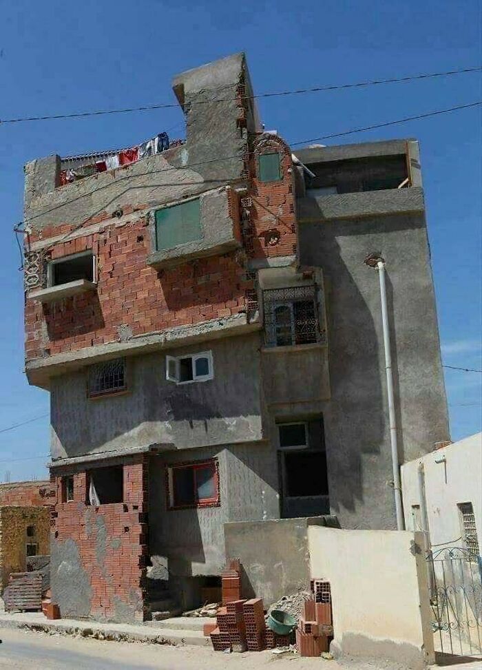 “Another Satisfied Client”: 30 Funny Times People Didn’t Even Try To Do Their Job Right