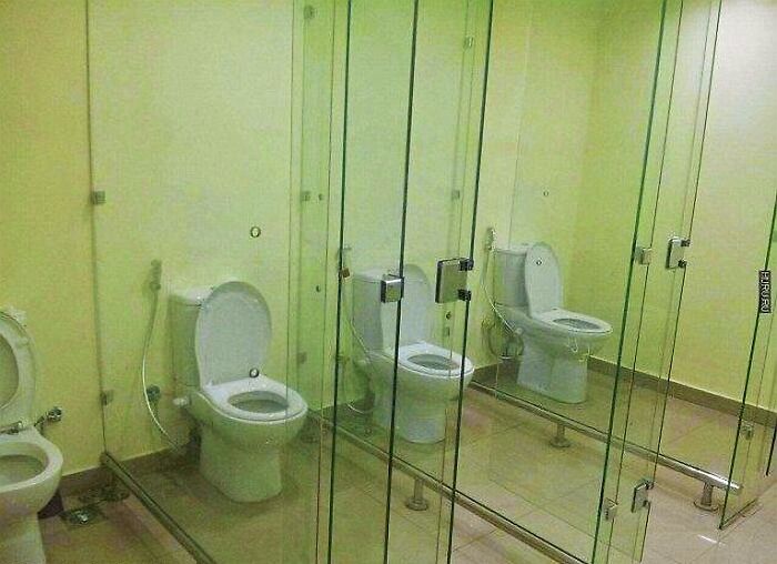 “Another Satisfied Client”: 30 Funny Times People Didn’t Even Try To Do Their Job Right