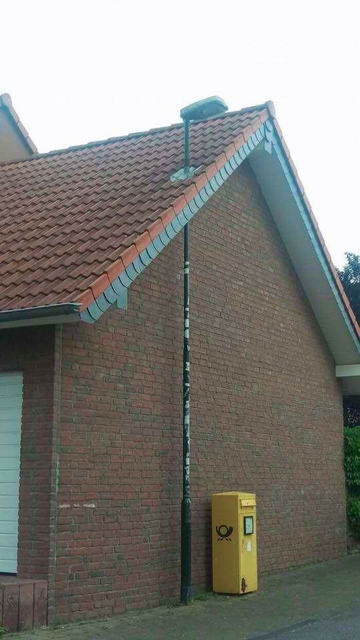“Another Satisfied Client”: 30 Funny Times People Didn’t Even Try To Do Their Job Right