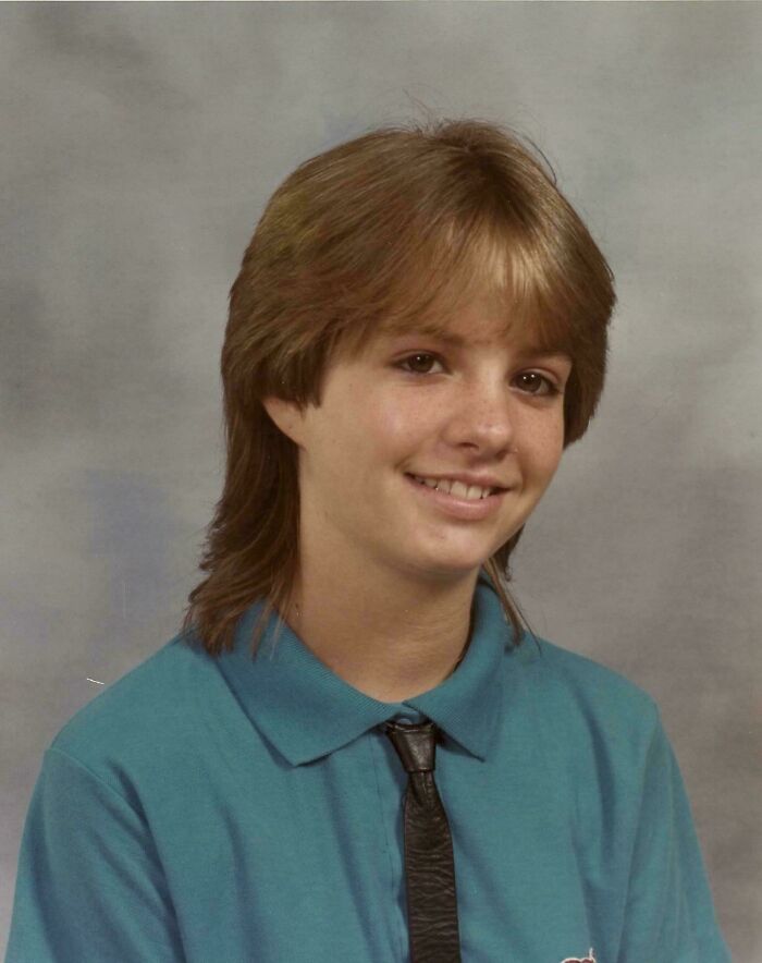 Mullet, corbata de cuero fino. Así era yo en 9º grado