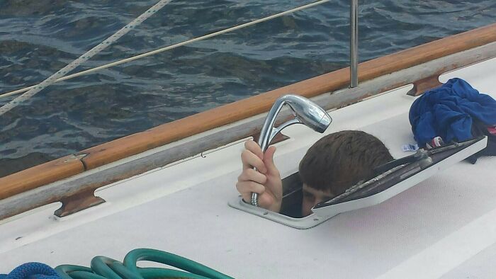 Fui de vacaciones en el barco de nuestra familia... Este es mi intento de tomar una ducha