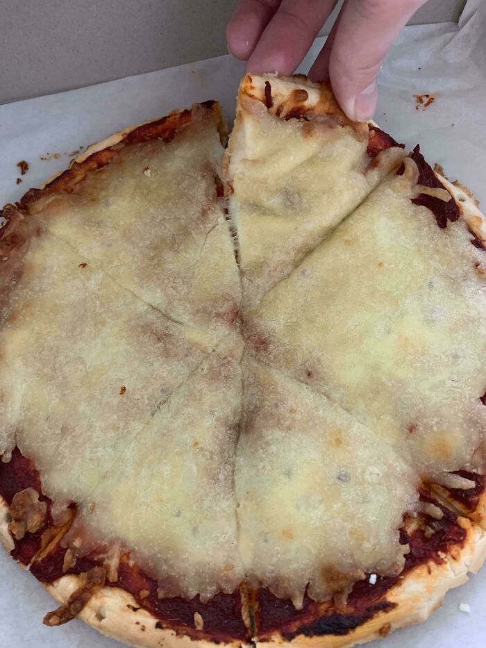 Esta pizza en el aeropuerto