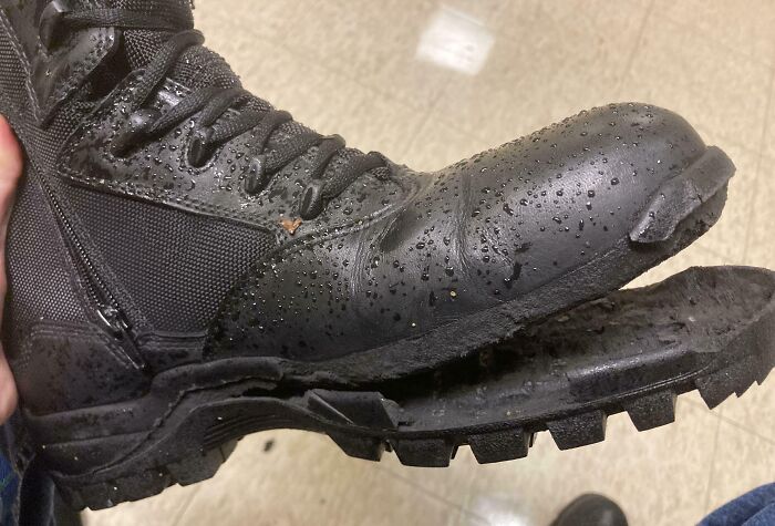 Llevé estas botas de montaña «impermeables» durante 30 minutos bajo la lluvia
