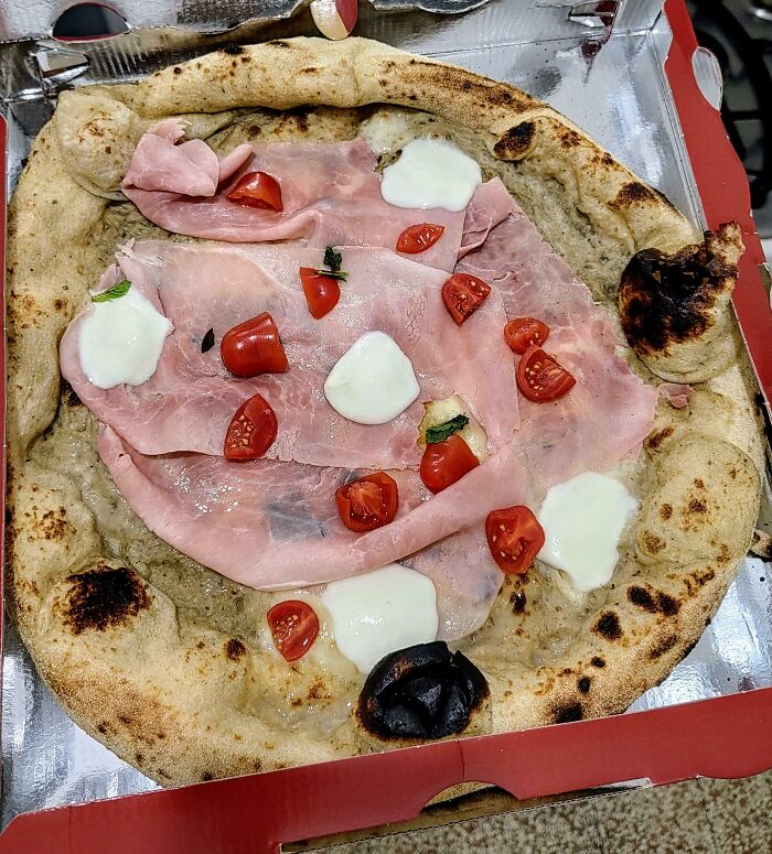 Pagué 16€ por esta pizza