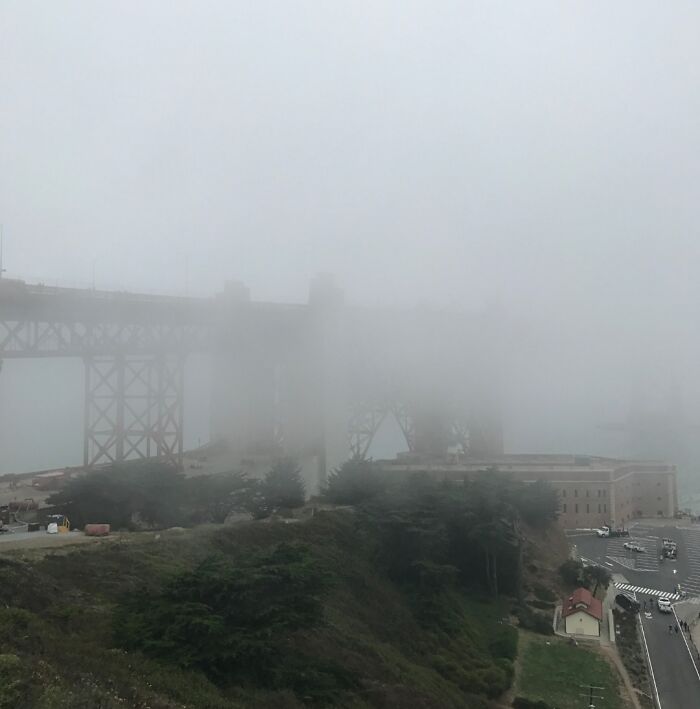 Meses de ahorro, más de 5000 millas recorridas y 11 horas de vuelo. Señoras y señores El puente Golden Gate, San Francisco