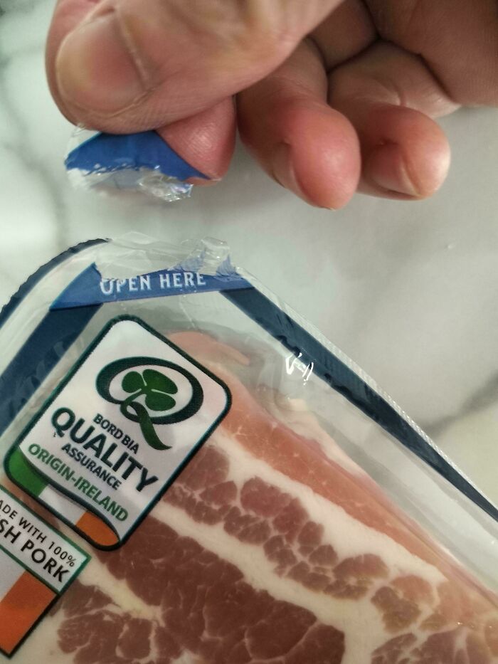  ¡Siempre sucede lo mismo! ¿Por qué, por qué no pueden hacer un paquete que se pueda abrir bien?