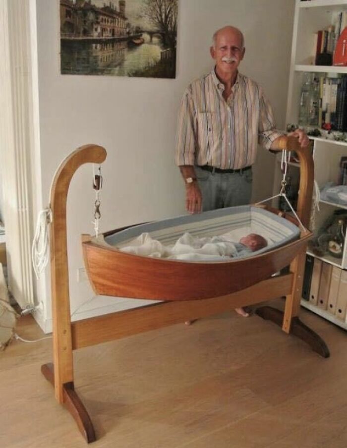 Este abuelo creó una cuna increíble para su hijo