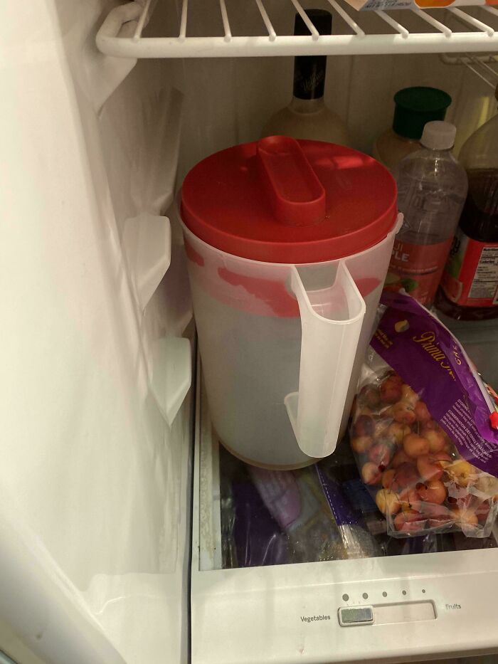 La cantidad de bebida que mi novio ha dejado en la jarra