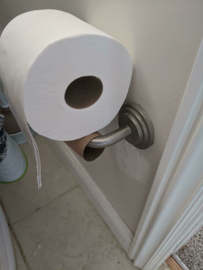 El título del trabajo de mi novio es en realidad «Ingeniero de soluciones». Esta fue su solución