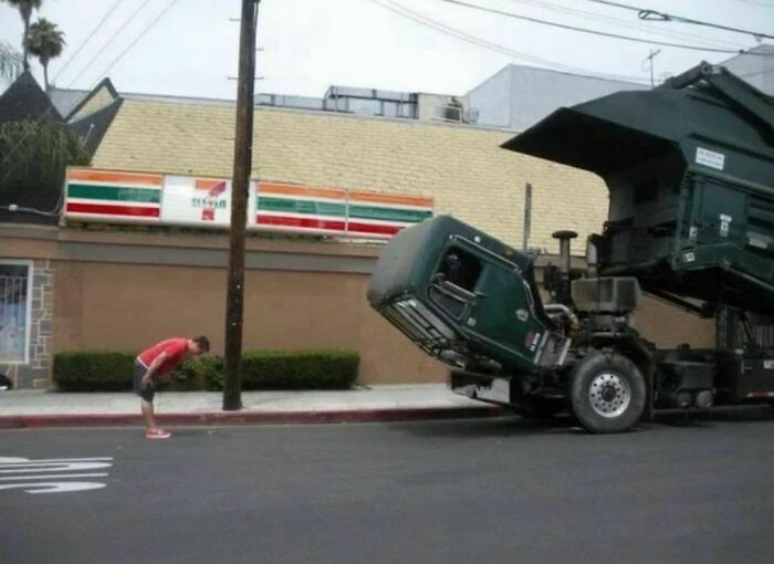 “I Want To Leave”: 50 Pics That Will Probably Make You Uncomfortable (New Pics)