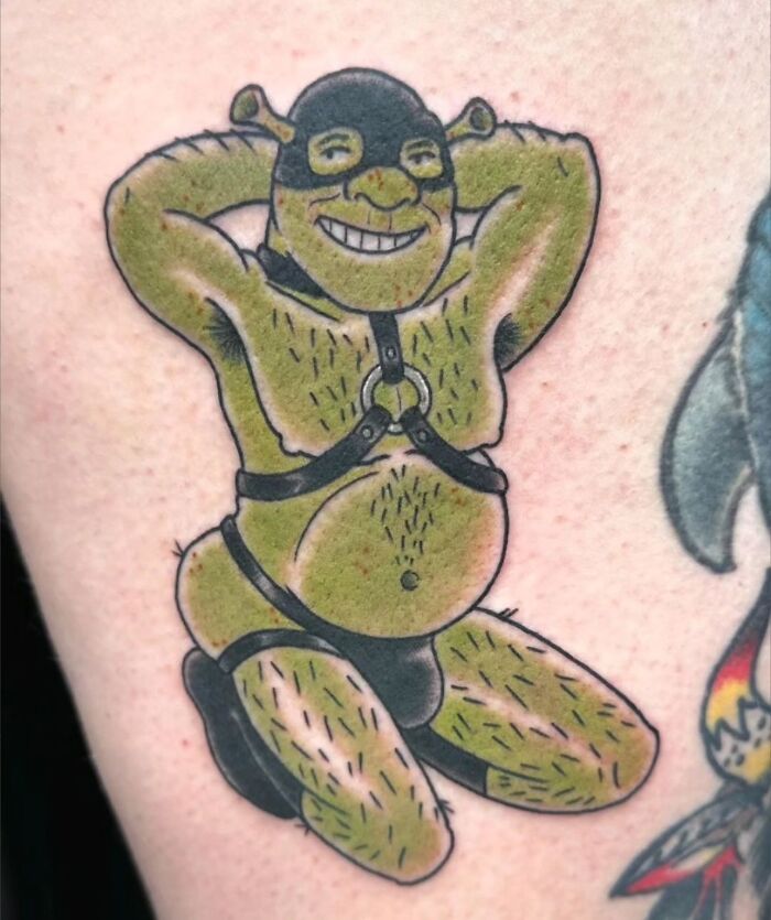 Shrek por @tattoosbysav