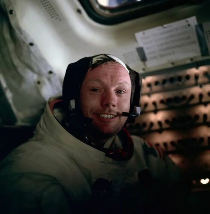 Neil Armstrong fotografiado por Buzz Aldrin poco después de completar el primer paseo lunar de la historia el 20 de julio de 1969.