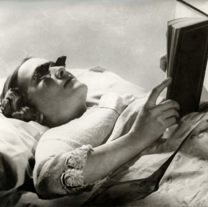 Anteojos Hamblin. Eran un par de gafas diseñadas especialmente para leer en la cama. Inglaterra, 1936