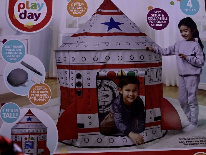 Les regalé a mis sobrinas esta tienda para Navidad. Una se fue corriendo y la otra se puso a llorar 