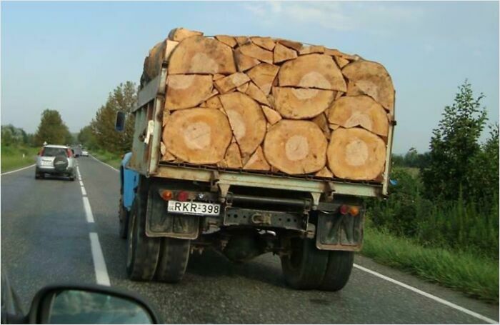 Madera perfectamente apilada