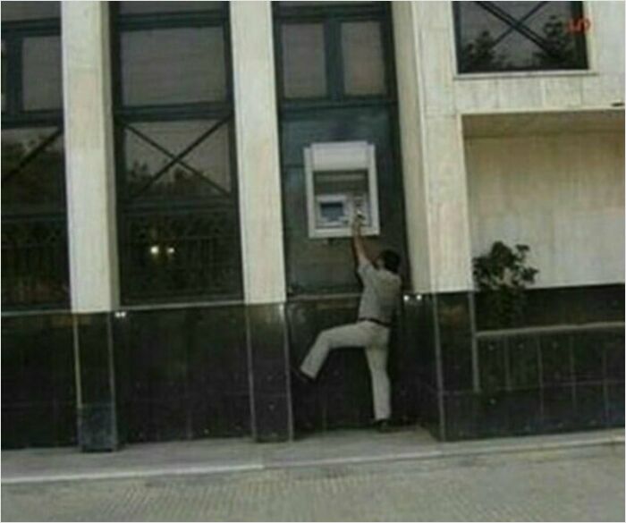 30 Funny Fails From Workers Who Live By The “Not My Job” Philosophy