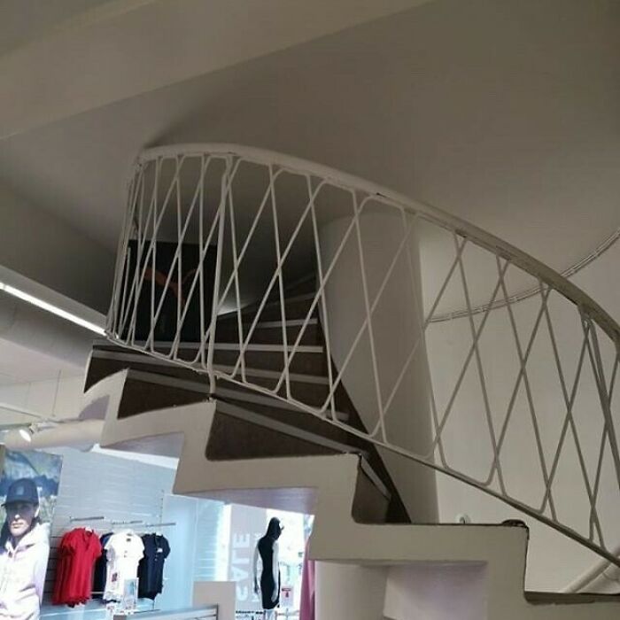 30 Funny Fails From Workers Who Live By The “Not My Job” Philosophy