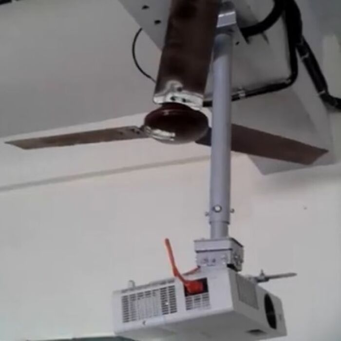 30 Funny Fails From Workers Who Live By The “Not My Job” Philosophy