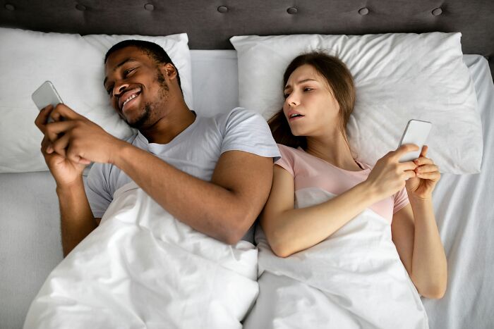 21 Personas revelan los profundos secretos que han ocultado a sus parejas
