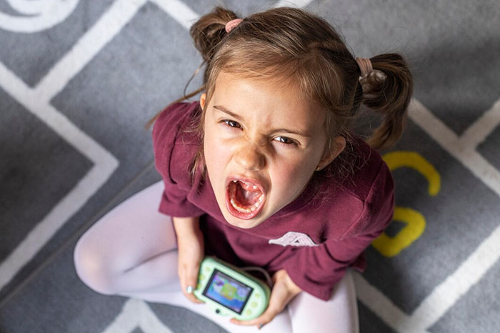 30 Señales de alarma que dicen «malos padres» a gritos