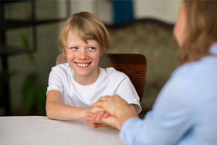 30 Señales de alarma que dicen «malos padres» a gritos